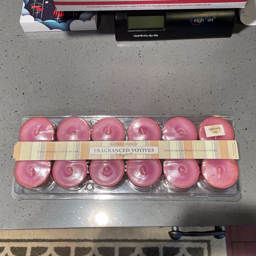 12 Alaura Jasmine & Lily votive candles